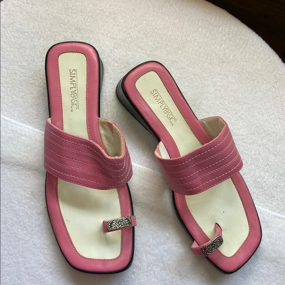 Simply Basic Bomba Sandal